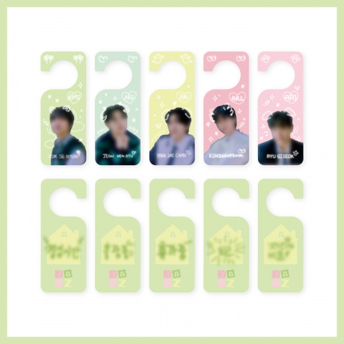 디케이지(DKZ)_07.도어 행거 세트_2025 DKZ 6TH ANNIVERSARY POP-UP STORE OFFICIAL MD