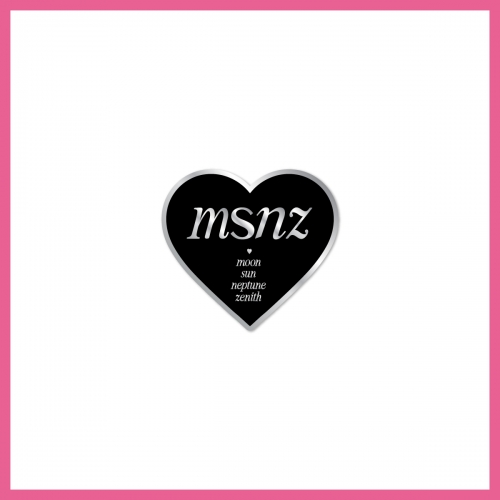tripleS _01. METAL BADGE_POP-UP STORE [Beyond Beauty] OFFICIAL MD